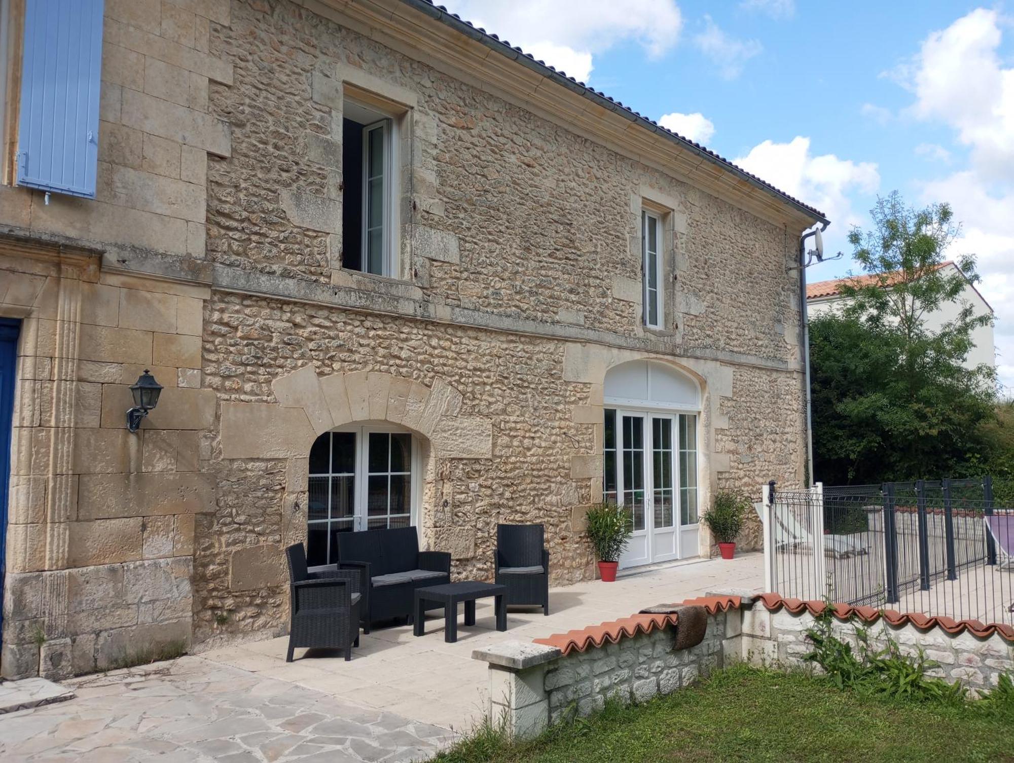 Bed and breakfast les Ormes de Belluire Extérieur photo