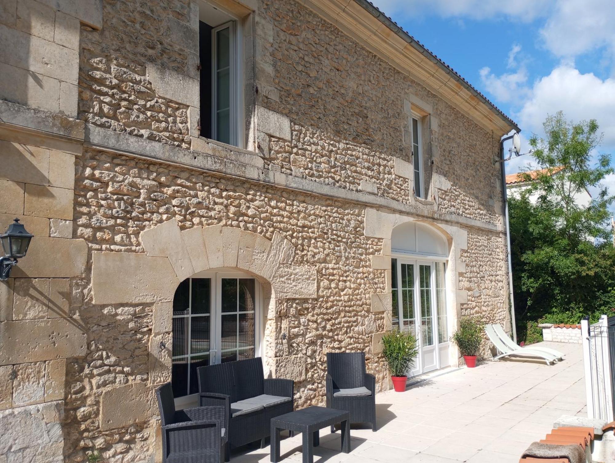 Bed and breakfast les Ormes de Belluire Extérieur photo